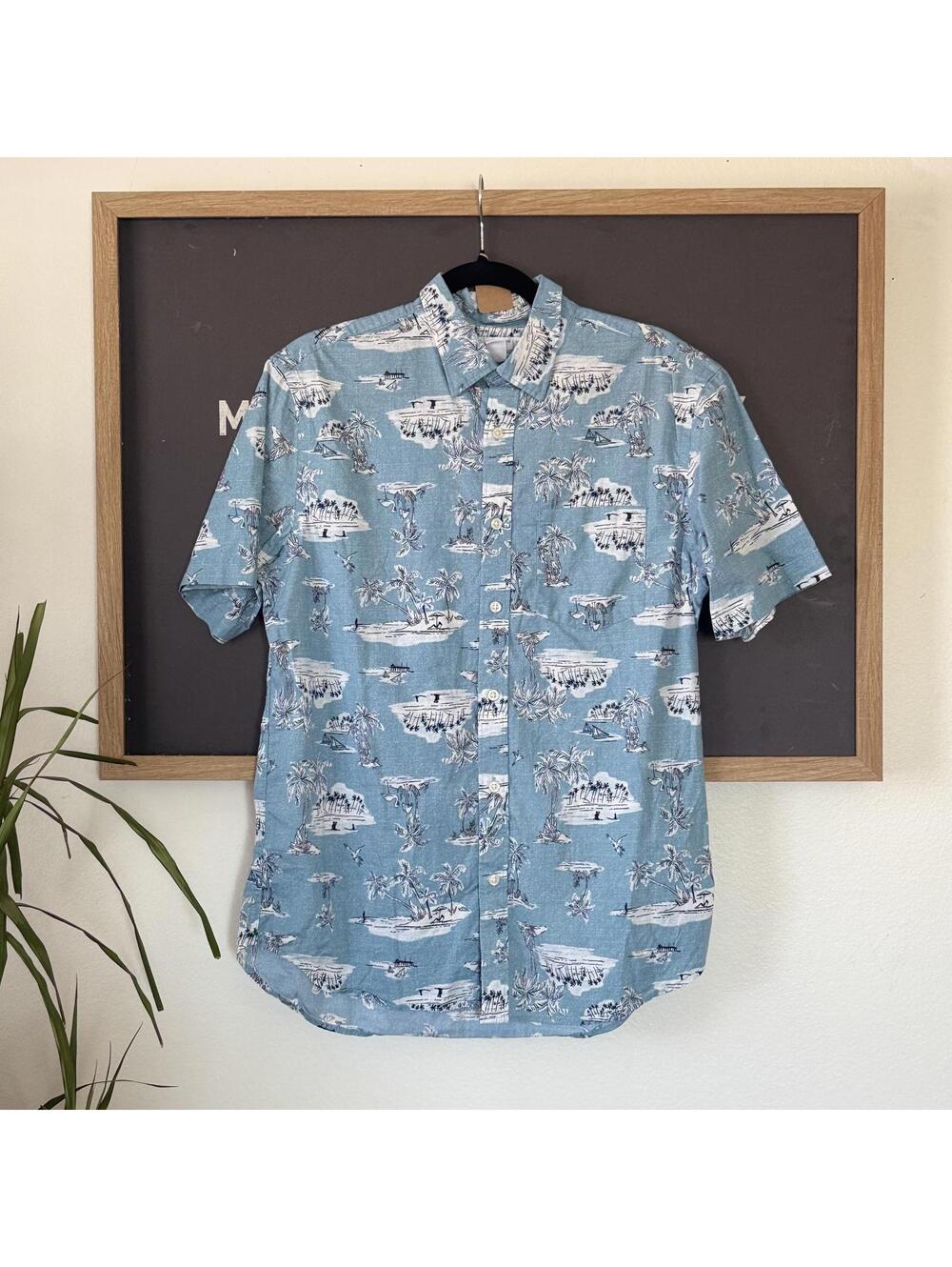 Blue Island Print Old Navy Slim Fit Button Up Shirt Medium Beach Aloha